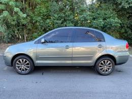 VOLKSWAGEN - POLO SEDAN - 2010/2010 - Cinza - R$ 36.900,00