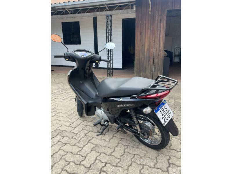 HONDA - BIZ 125 - 2011/2011 - Preta - R$ 11.900,00