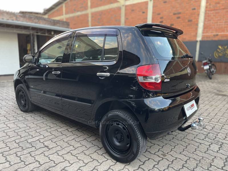 VOLKSWAGEN - FOX - 2007/2007 - Preta - R$ 26.900,00