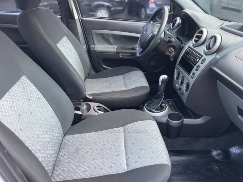 FORD - FIESTA - 2013/2013 - Cinza - R$ 34.900,00