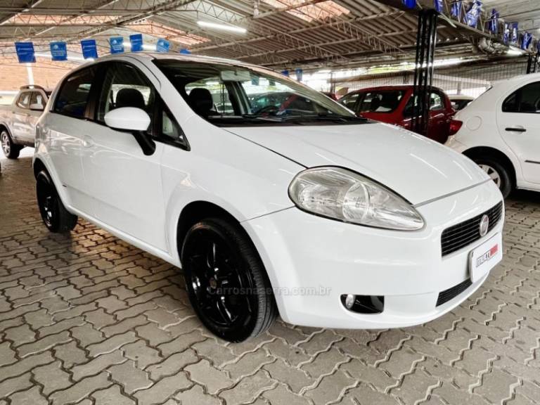 FIAT - PUNTO - 2009/2010 - Branca - R$ 28.900,00