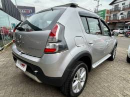 RENAULT - SANDERO - 2012/2012 - Cinza - R$ 36.900,00