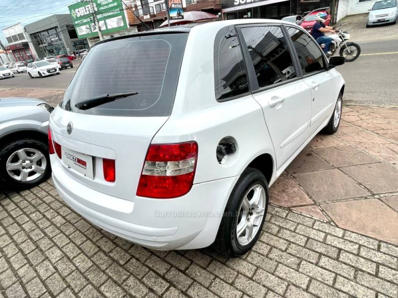 FIAT - STILO - 2007/2007 - Branca - R$ 21.900,00