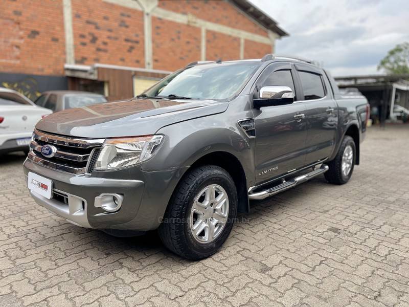 FORD - RANGER - 2014/2014 - Cinza - R$ 119.900,00