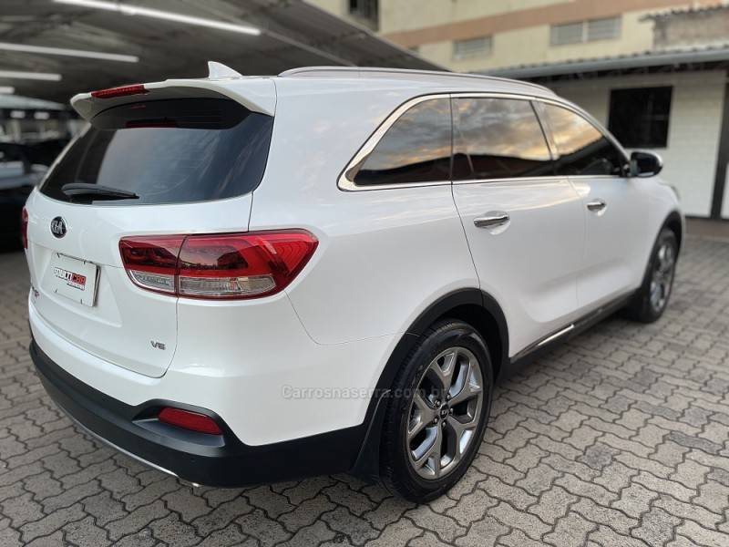 KIA MOTORS - SORENTO - 2018/2018 - Branca - R$ 143.900,00
