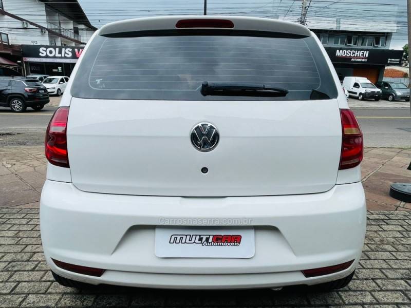 VOLKSWAGEN - FOX - 2011/2011 - Branca - R$ 31.900,00