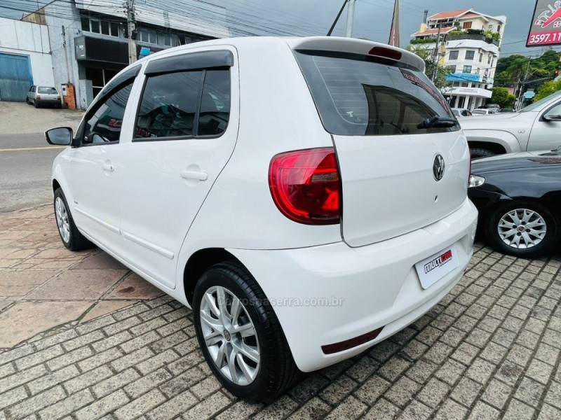 VOLKSWAGEN - FOX - 2011/2011 - Branca - R$ 31.900,00
