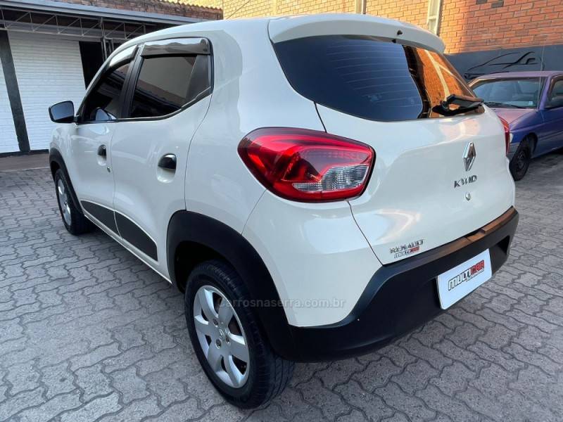 RENAULT - KWID - 2018/2018 - Bege - R$ 39.900,00