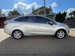 FORD - FIESTA - 2014/2014 - Prata - R$ 45.900,00