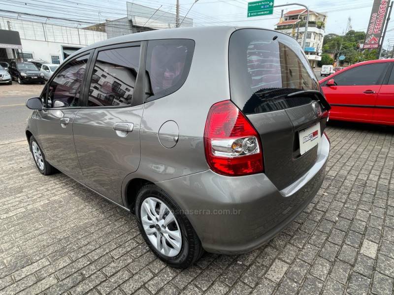 HONDA - FIT - 2006/2006 - Cinza - R$ 29.900,00