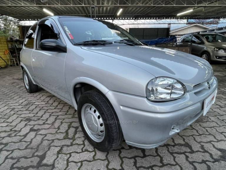 CHEVROLET - CORSA - 1999/1999 - Prata - R$ 16.500,00