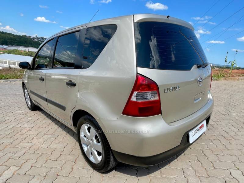 NISSAN - LIVINA - 2010/2010 - Cinza - R$ 34.900,00