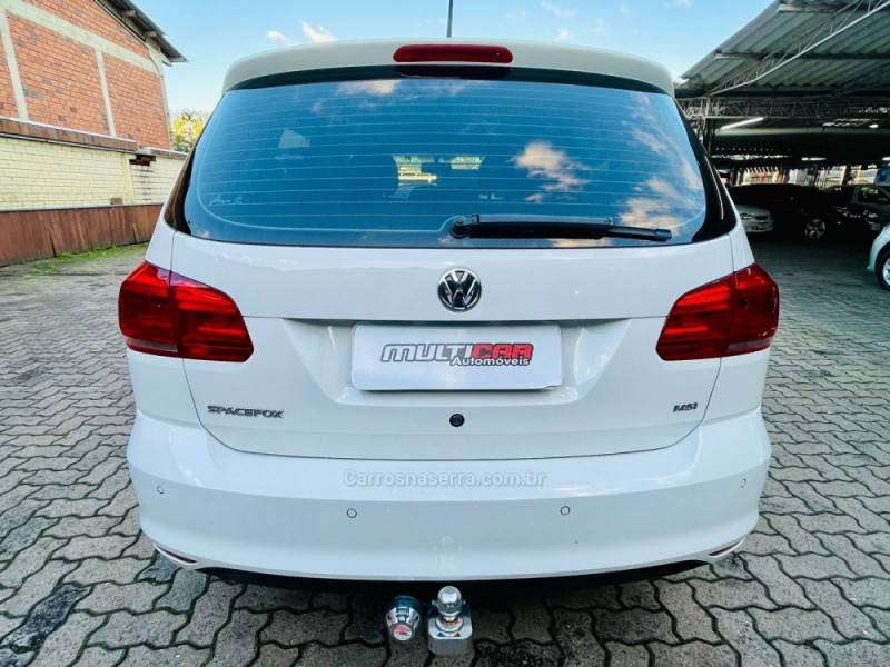 VOLKSWAGEN - SPACEFOX - 2016/2016 - Branca - R$ 52.900,00