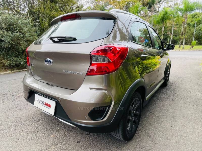 FORD - KA - 2020/2021 - Cinza - R$ 55.900,00