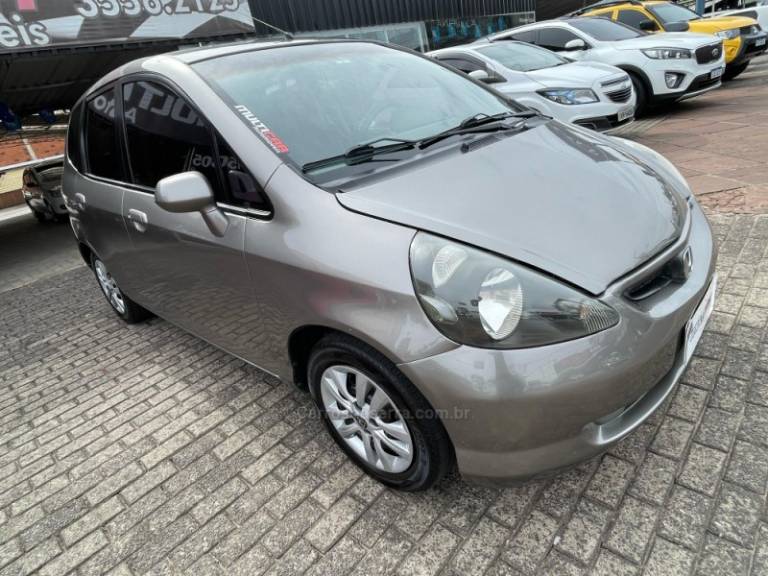 HONDA - FIT - 2006/2006 - Cinza - R$ 29.900,00