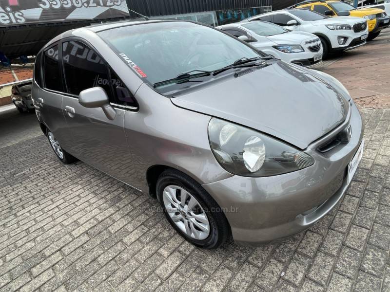HONDA - FIT - 2006/2006 - Cinza - R$ 29.900,00