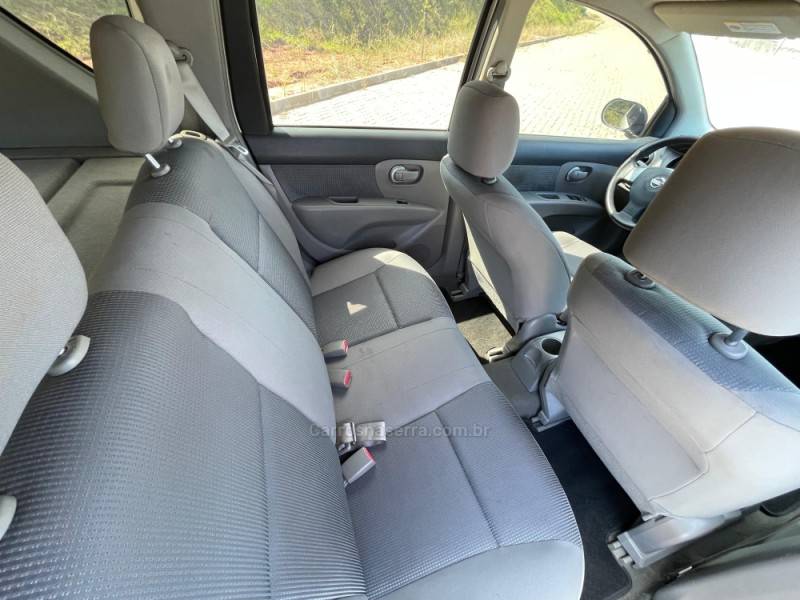 NISSAN - LIVINA - 2010/2010 - Cinza - R$ 34.900,00