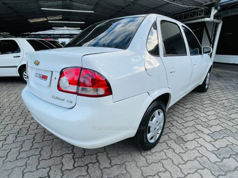 CHEVROLET - CLASSIC - 2016/2016 - Prata - R$ 33.900,00