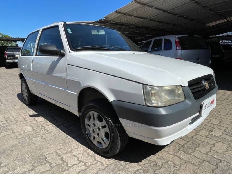 FIAT - UNO - 2011/2011 - Branca - R$ 18.900,00