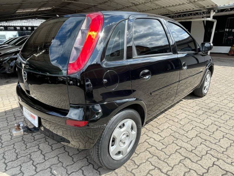 CHEVROLET - CORSA - 2006/2006 - Preta - R$ 21.900,00