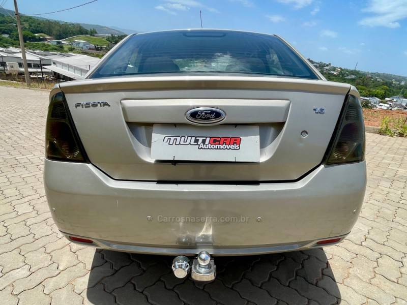 FORD - FIESTA - 2012/2012 - Cinza - R$ 34.900,00