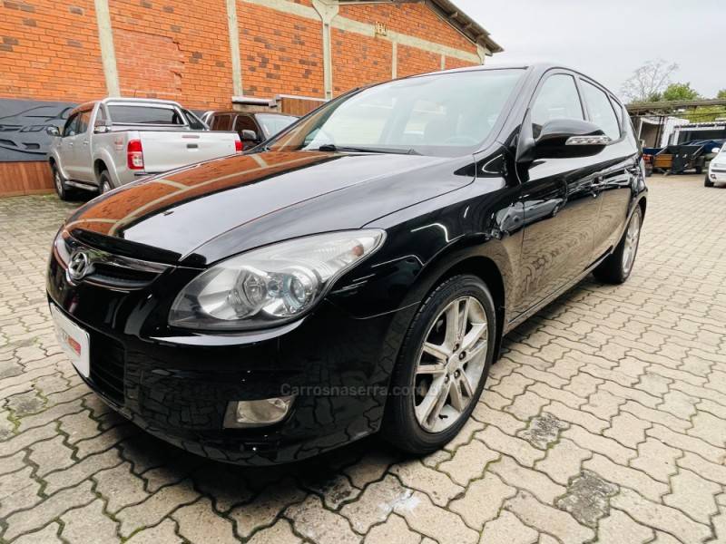 HYUNDAI - I30 - 2012/2012 - Preta - R$ 46.900,00