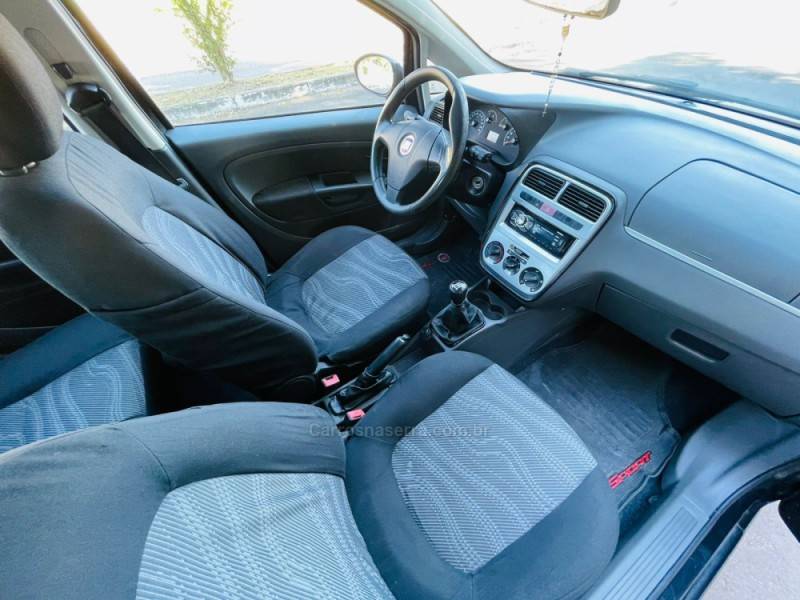 FIAT - PUNTO - 2010/2010 - Preta - R$ 31.900,00