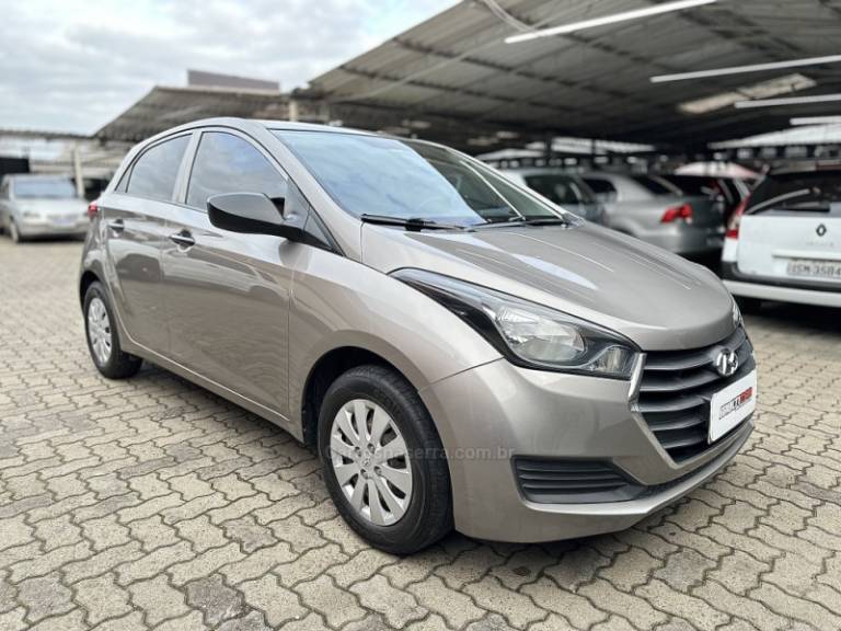HYUNDAI - HB20 - 2017/2018 - Cinza - R$ 53.900,00