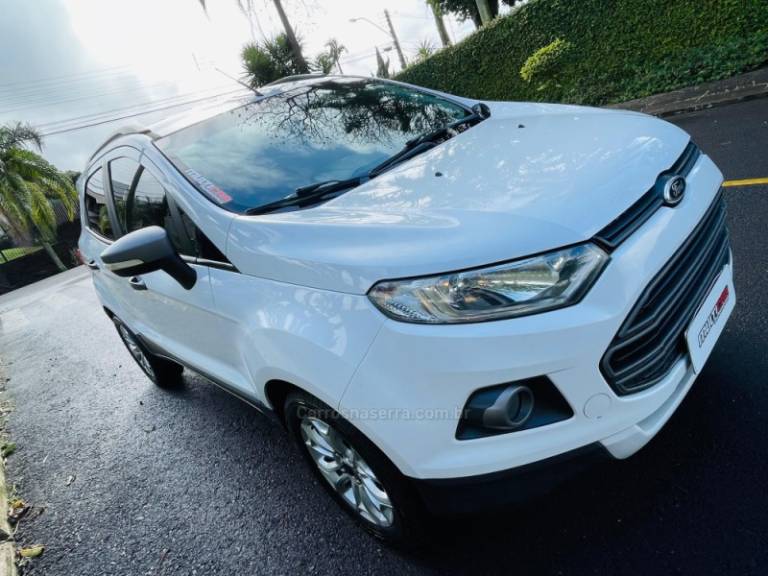 FORD - ECOSPORT - 2015/2015 - Branca - R$ 58.900,00