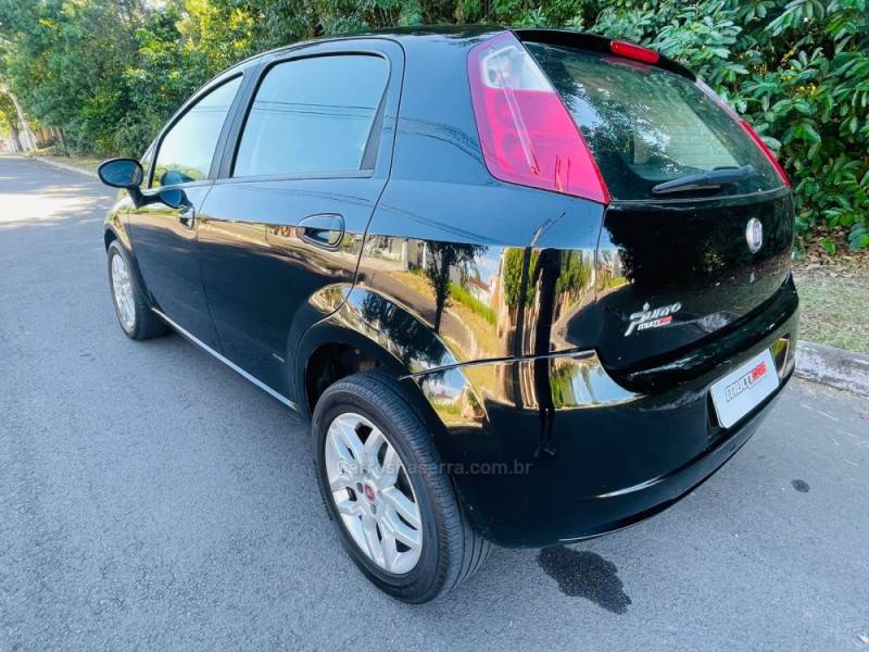 FIAT - PUNTO - 2010/2010 - Preta - R$ 31.900,00