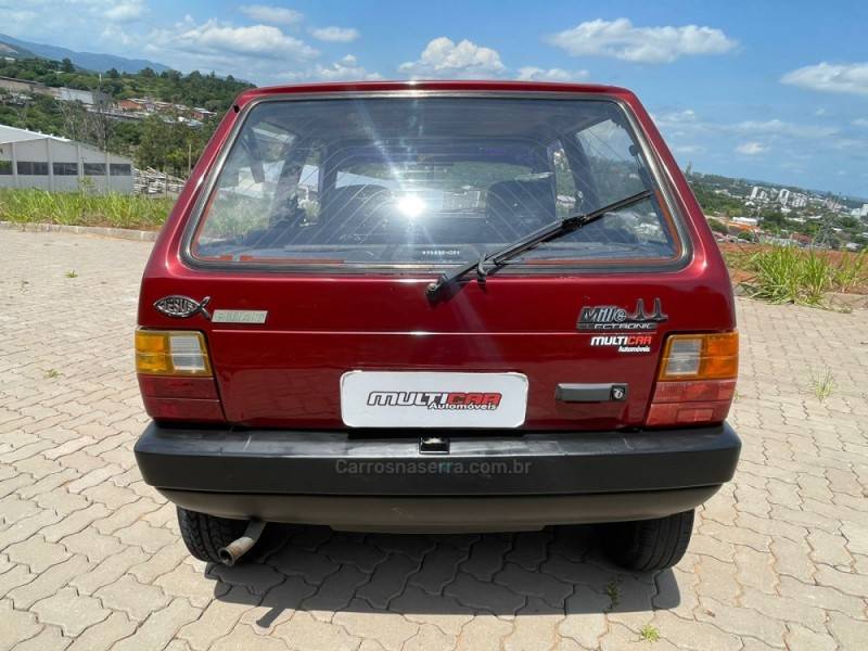 FIAT - UNO - 1994/1994 - Vinho - R$ 10.900,00