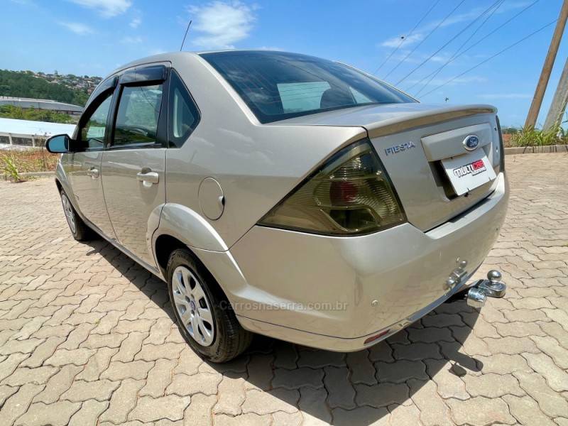 FORD - FIESTA - 2012/2012 - Cinza - R$ 34.900,00