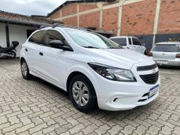 CHEVROLET - ONIX - 2018/2018 - Branca - R$ 52.900,00