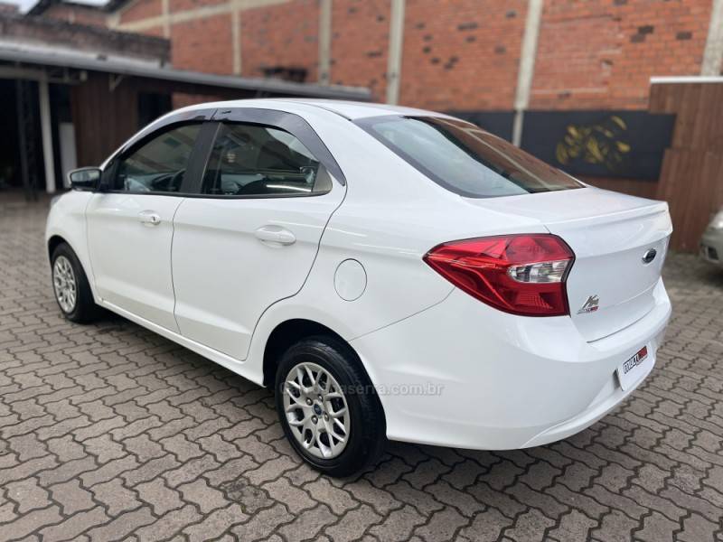 FORD - KA + - 2018/2018 - Branca - R$ 49.900,00