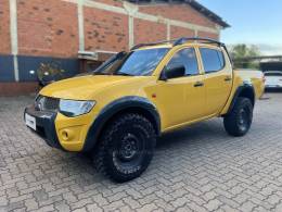 MITSUBISHI - L200 SAVANA - 2015/2015 - Amarela - R$ 149.900,00