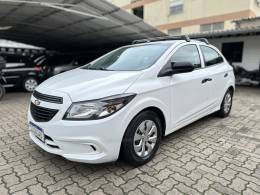 CHEVROLET - ONIX - 2018/2018 - Branca - R$ 52.900,00