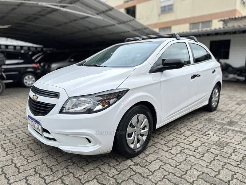 CHEVROLET - ONIX - 2018/2018 - Branca - R$ 52.900,00