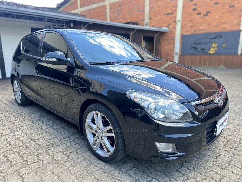 HYUNDAI - I30 - 2010/2011 - Preta - R$ 39.900,00